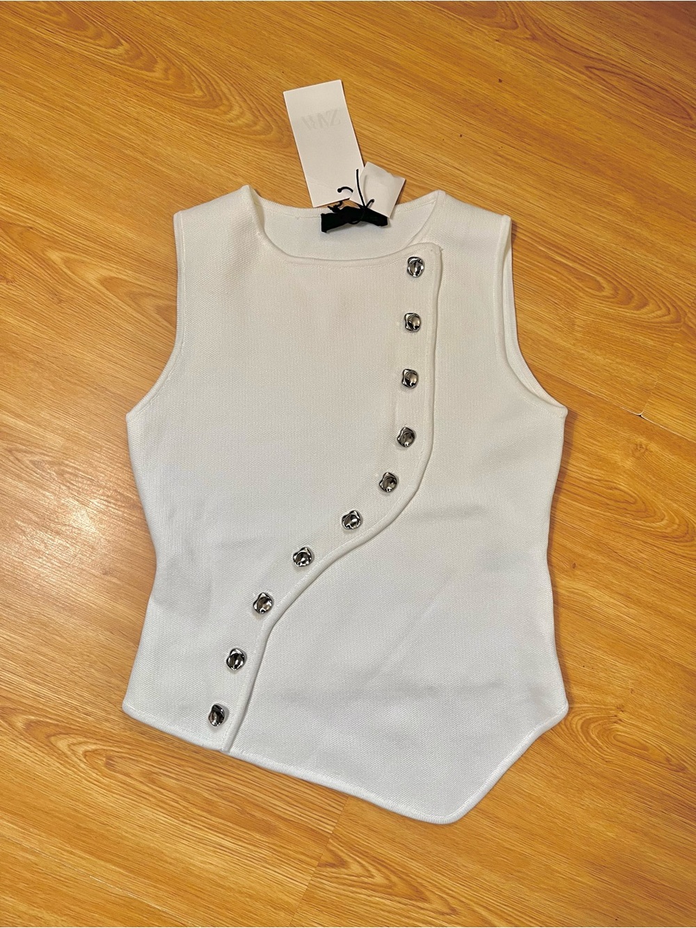 Zara White Sleeveless Button-Trim Knit Top